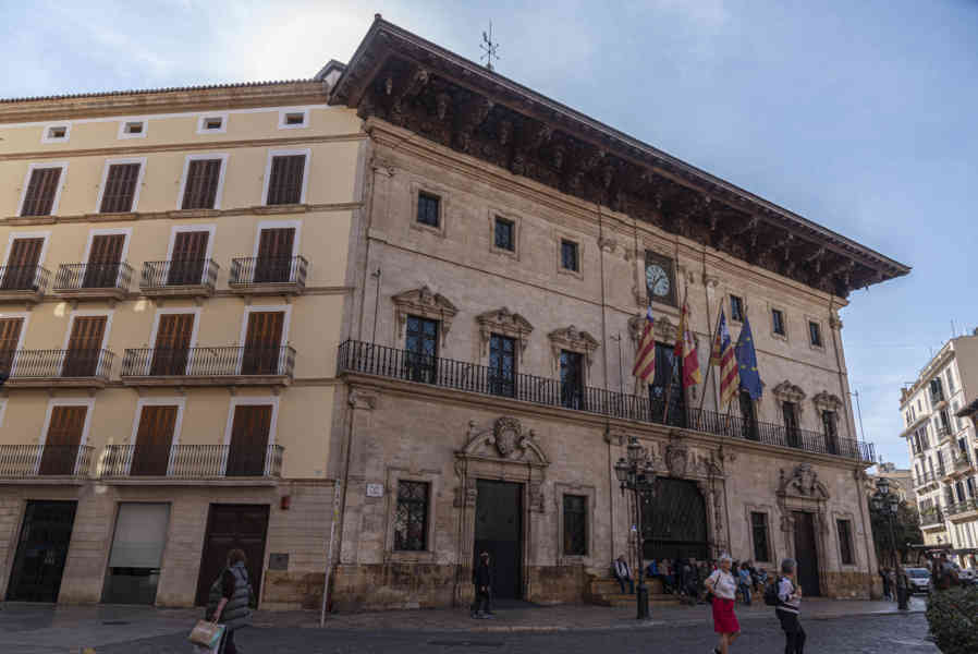 Mallorca - Palma 047 - Ayuntamiento.jpg